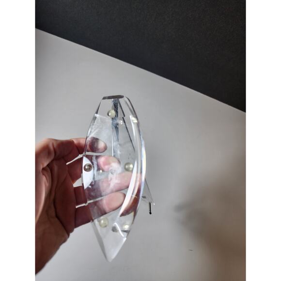 Lucite - Picture 6 of 9